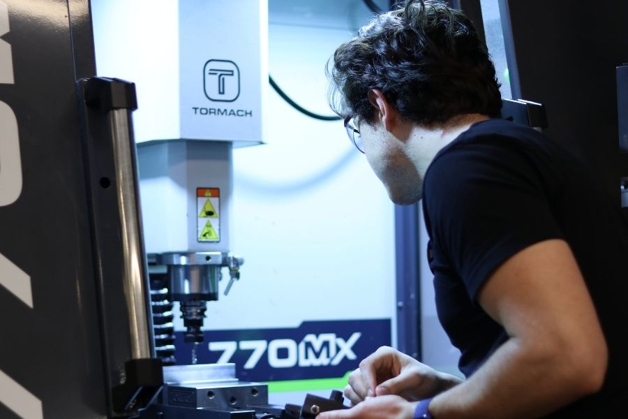 Manufacturing Biology: Fundamentals of Bioprinting