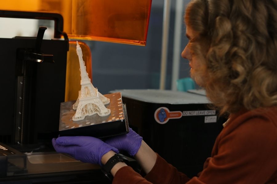 Design, Make, Build, Break – Designing with Efficient Materials and Structures