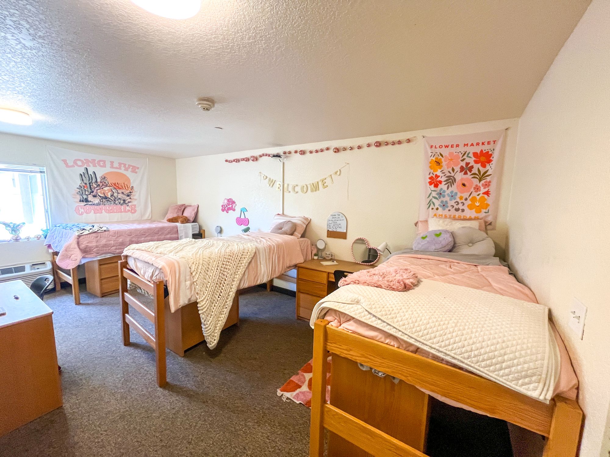 Henley Hall triple dorm room