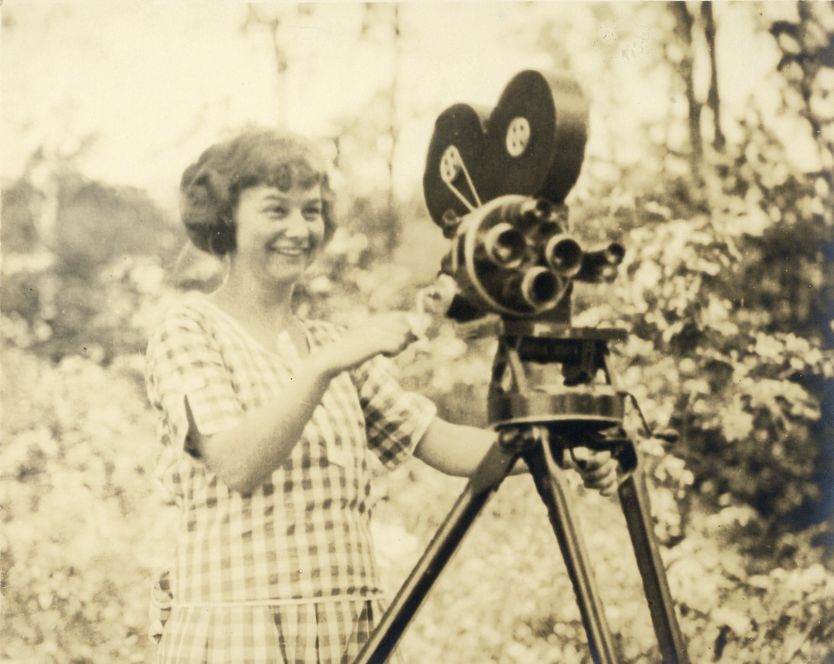 3. Unidentified woman behind a Bell & Howell Standard 35 mm camera, early 1900s. (Jonathan Silent Film Collection)