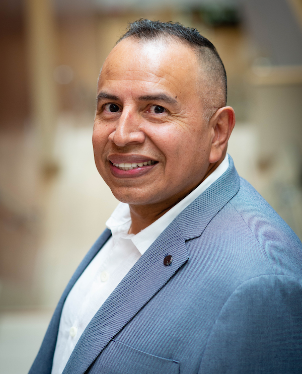 Carlos Henderson headshot