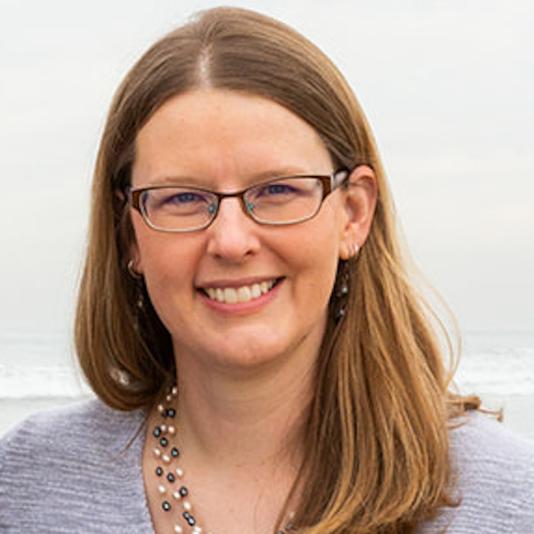 Lindsay Waldrop headshot