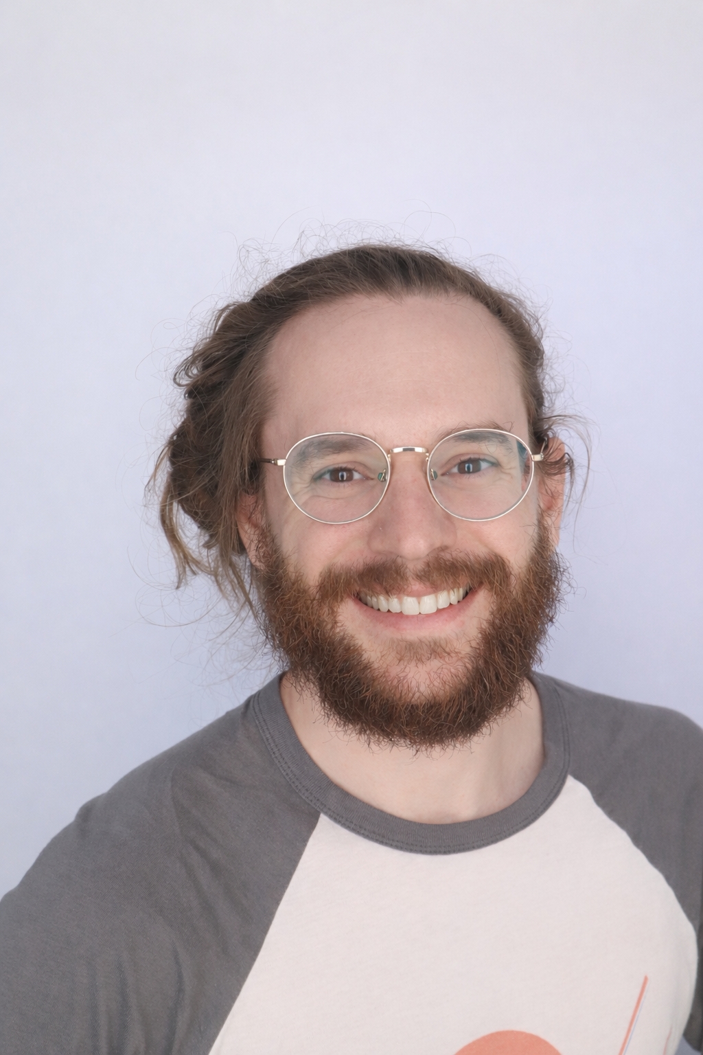 Lucas Burns headshot