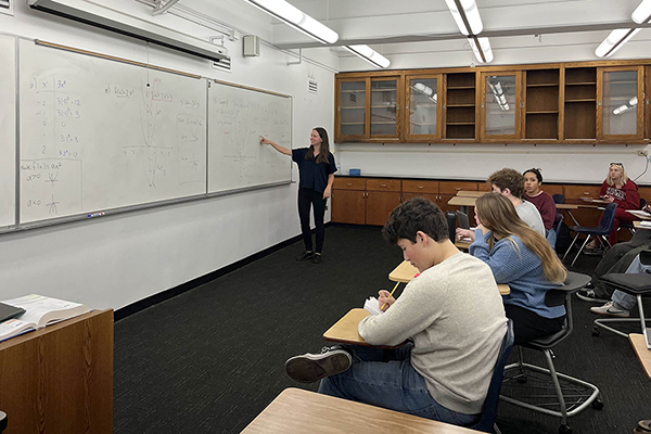 Polona Durcik teaching math
